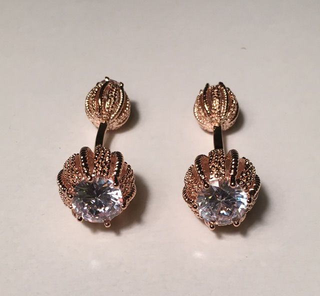 2 Pc. Water Lilly Different Chain and Stone Cufflinks on Back/Front 